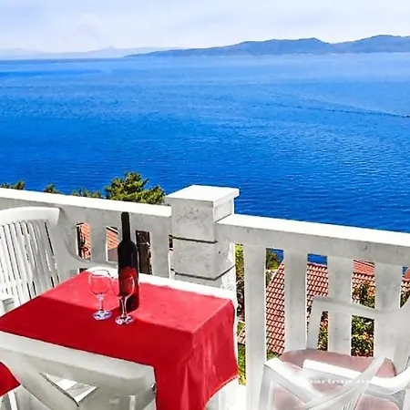 In With Sea View, Terrace, Air Conditioning, Wi-fi Apartment