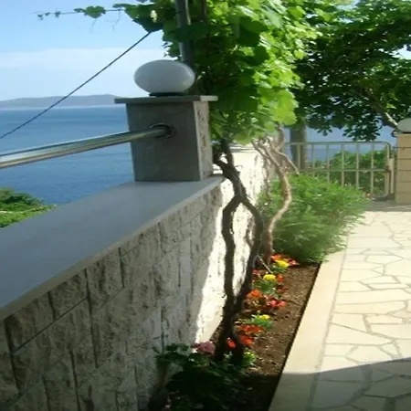 Apartment In With Sea View, Terrace, Air Conditioning, Wi-fi